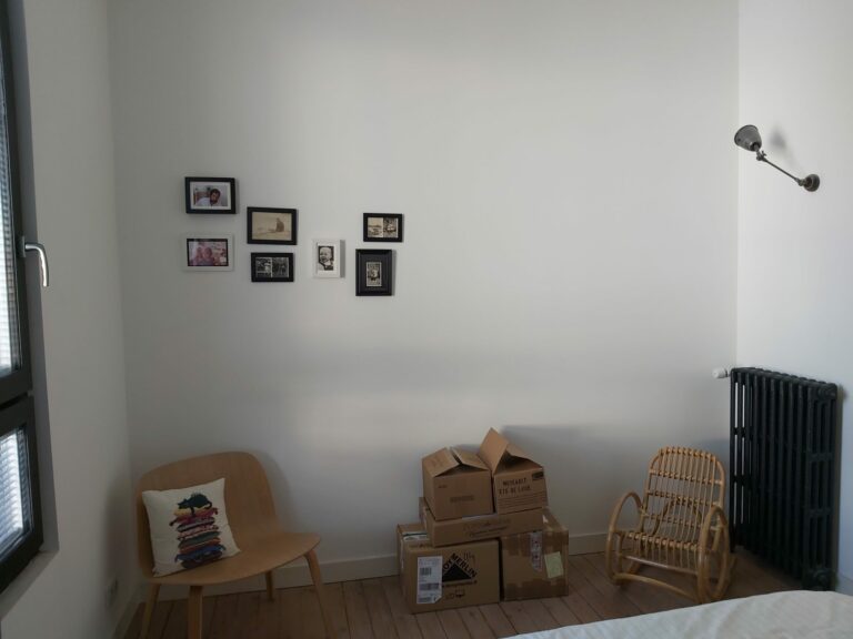 Mur de chambre avant décoration complète de la maison aux sept ambiances à Nantes