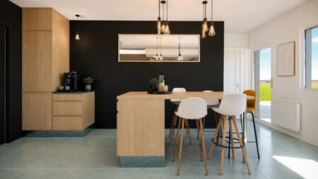 Aménagement d'un espace repas contemporain dans une rénovation cuisine à Sautron