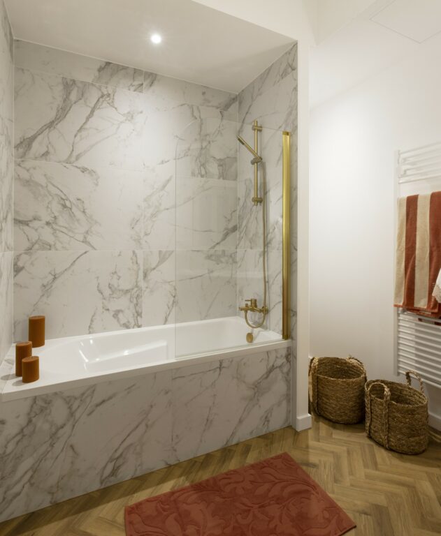 Rénovation d'un appartement ancien réalisé par Home & Conscience à Nantes centre-ville détail baignoire